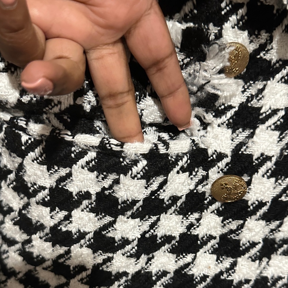 Stylish Black and White Houndstooth Blazer - Picture 2 of 7